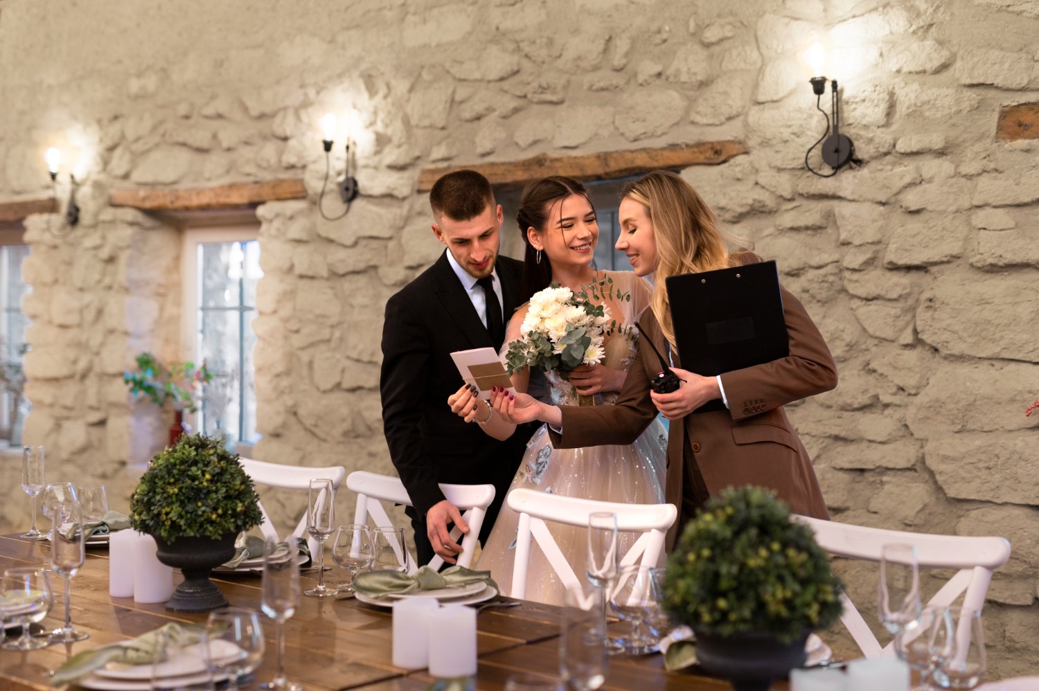 When to Hire Wedding Planners